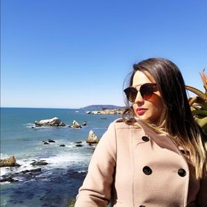 Meet your Posher, Débora